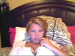 amateur blond doigté strip-tease webcam 