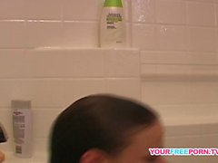 amateur brunette fétiche fétichisme des pieds douche 