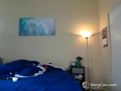 Hot amateur girlfriend toying her ass on her bed