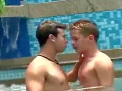 piscina homossexual 