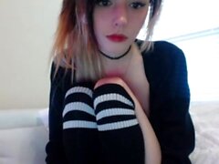 amateur brunette masturbation solo 