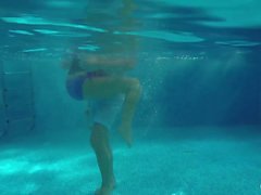 Relaxxxed - Horny Lana and Leny Evil fuck underwater in the pool with close up shots